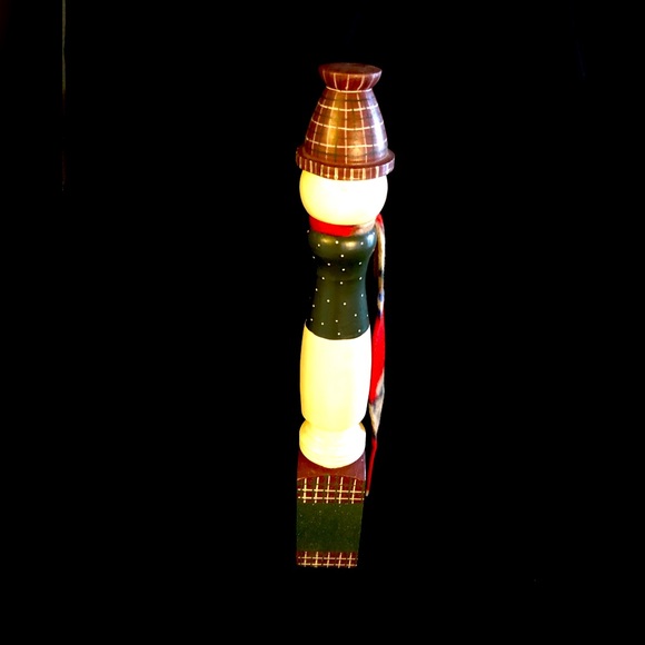 Adorable Skinny Wooden Post Snowman - Picture 2 of 2
